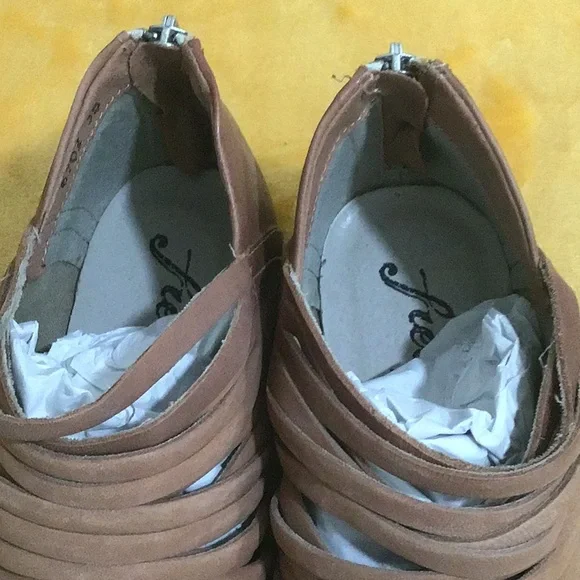 🆕 FREE PEOPLE Lost Valley Moccasin Bootie Distressed Leather - Picture 6 of 12